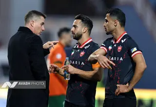 بابک حاتمی: فوتبال ایران سالهاست حاضری خوری می‌کند/ بال های کناری پرسپولیس باید تقویت شود