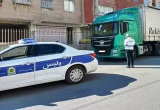 کامیون ۱۰ چرخ با راننده ۱۷ ساله متوقف شد