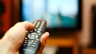 جدول فیلم‌های سینمایی امروز جمعه 10 بهمن از تلویزیون