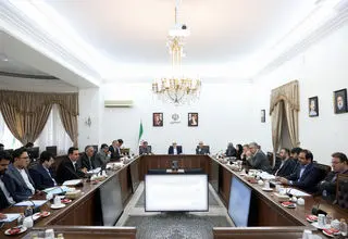 عارف: تعصبات دستگاهی را کنار بگذارید و شجاعانه تصمیم بگیرید 