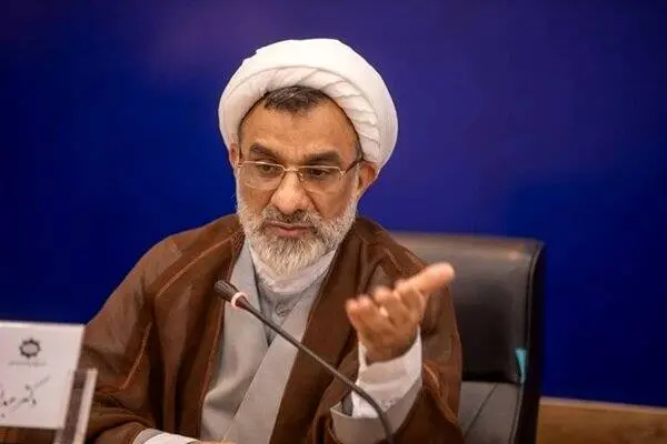 خسروپناه: پزشکیان فقط با مجازات‌های قانون حجاب مشکل دارد