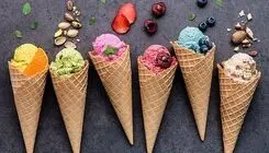 طرز تهیه بستنی قیفی خانگی با میوه و شکلات 