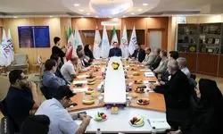 ابر و باد و مه و خورشید...