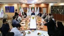 ابر و باد و مه و خورشید...