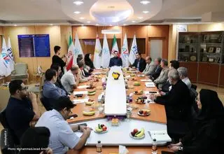 ابر و باد و مه و خورشید...