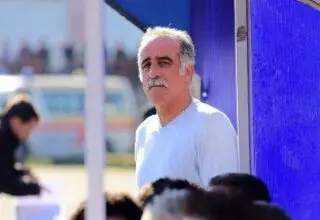 احمدزاده: وزیر ورزش فقط خودش را دوست دارد، نه ملوان را!