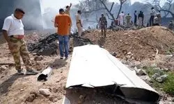 سقوط یک فروند هواپیمای مسافربری با ۲۴۲ سرنشین در هند+فیلم لحظه سقوط