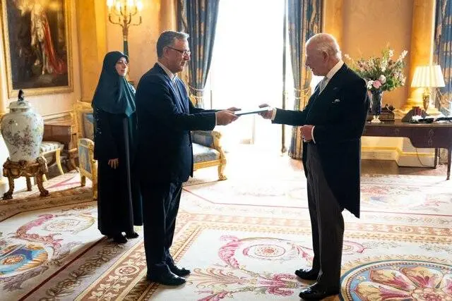 موسوی با چالز سوم دیدار کرد