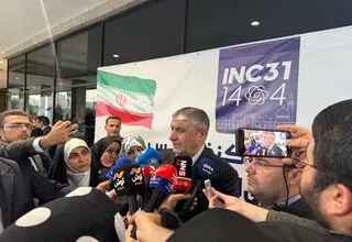 فناوری هسته ای را ارزان به دست نیاورده‌ایم که به آسانی از دست دهیم