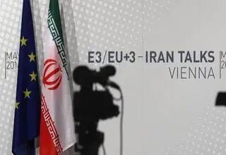 اگر مردم حس کنند حاکمیت پیگیر مسائل آنهاست با مشکلات کنار می‌آیند