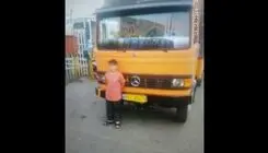 رانندگی کودک ۹ ساله با کامیون در آزادراه قم–کاشان خبرساز شد + عکس 