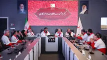 اگر مردم در صحنه حضور داشته باشند هیچ قدرتی قادر نخواهد بود به نظام و کشور آسیبی وارد کند