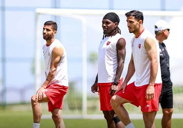 پرسپولیس بدقول است یا استقلال دروغ می‌گوید؟