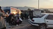 ۲۴ مصدوم در تصادف مینی‌بوس و پژو ۴۰۵ در جاده اراک-توره