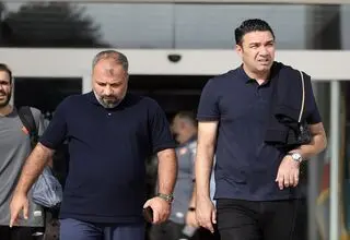 خودداری بازیکنان تراکتور از حضور در زمین/ بازی با ملوان لغو شد
