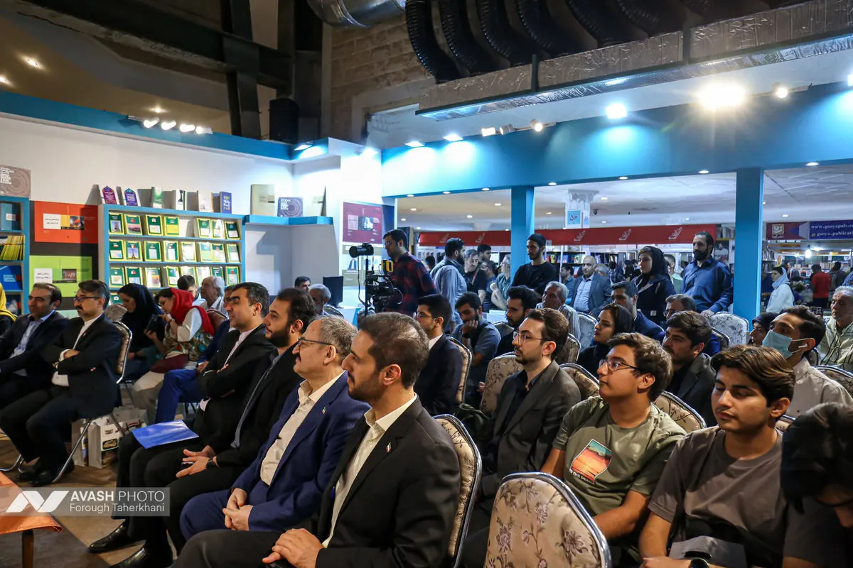 حضور مجید تخت روانچی در نمایشگاه بین المللی کتاب تهران