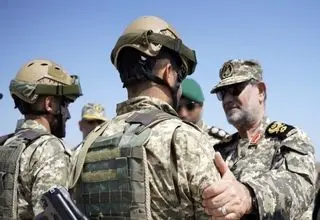 دریادار تنگسیری: برای بستن تنگه هرمز آماده‌ایم