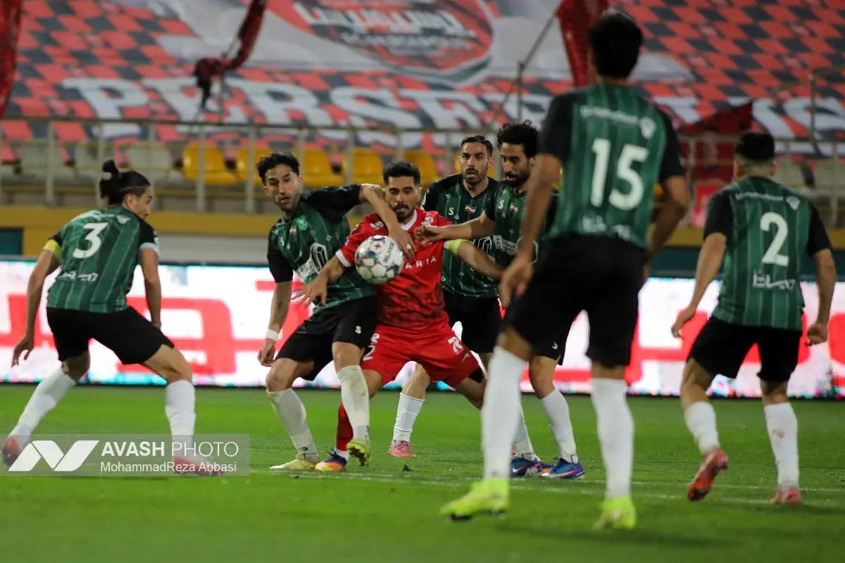 دیدار تیم های فوتبال  پرسپولیس تهران و خیبر خرم آباد