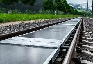 ایتالیا برای راه‌اندازی نخستین راه‌آهن خورشیدی جهان آماده می‌شود