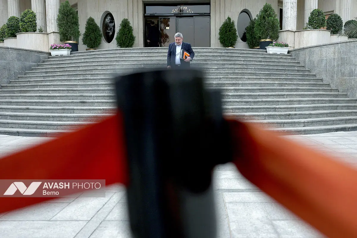 اعضای هیأت دولت در جمع خبرنگاران