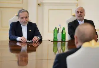 دیدار عراقچی با الهام علی‌اف