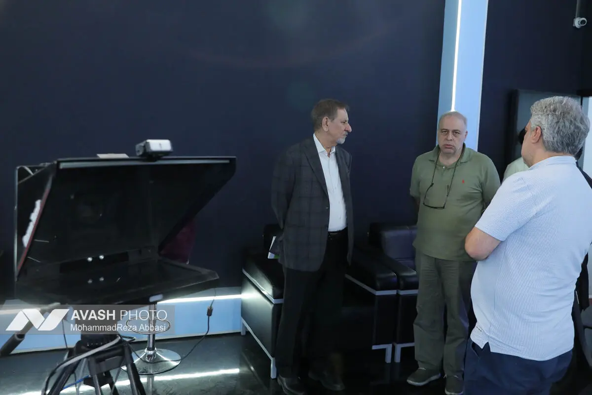 بازدید اسحاق جهانگیری و محمد شریعتمداری از خبرگزاری آوش