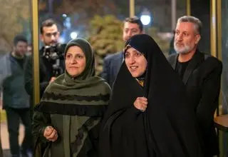 معاون امور زنان رئیس جمهور به تماشای «دیار سیمرغ» نشست