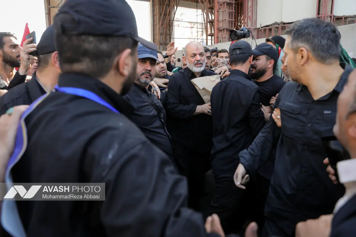 اقامه نماز بر پیکر رهبر شهید انقلاب در مصلای تهران