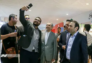 حضور مجید تخت روانچی در نمایشگاه بین المللی کتاب