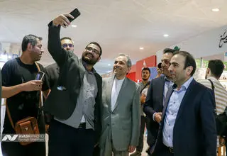 حضور مجید تخت روانچی در نمایشگاه بین المللی کتاب