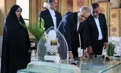 پزشکیان و اعضای هیات دولت به مقام شهدا ادای احترام کردند