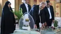 پزشکیان و اعضای هیات دولت به مقام شهدا ادای احترام کردند