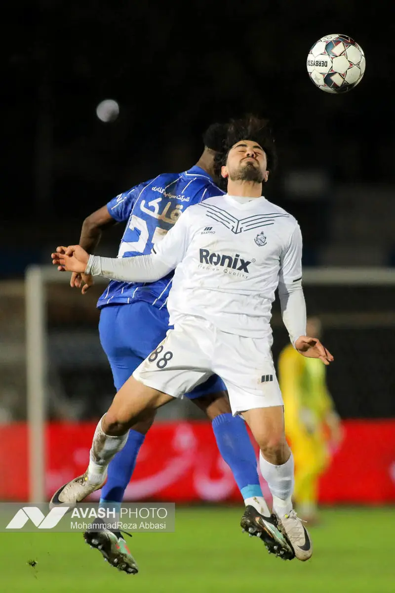 دیدار تیم های فوتبال استقلال تهران و ملوان بندر انزلی