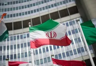 تجمع مقابل سفارت ایران در لندن/ ۲ نفر بازداشت شدند  