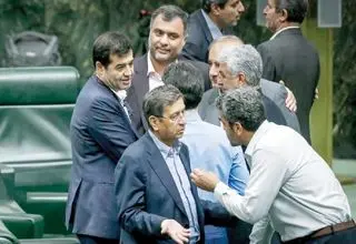 تندروها مسوول بی‌ثباتی‌کشورند