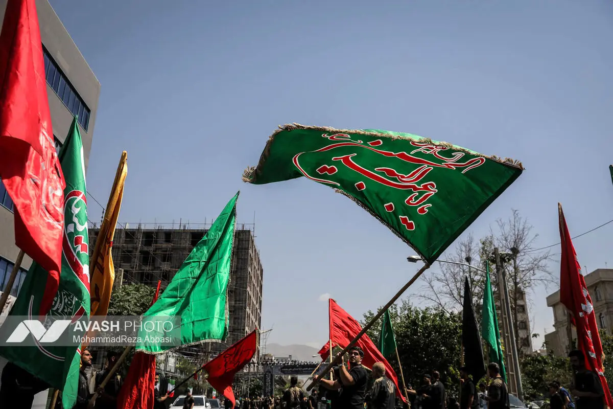 آئین سنتی گل مالی لرستانی های مقیم تهران در روز عاشورا