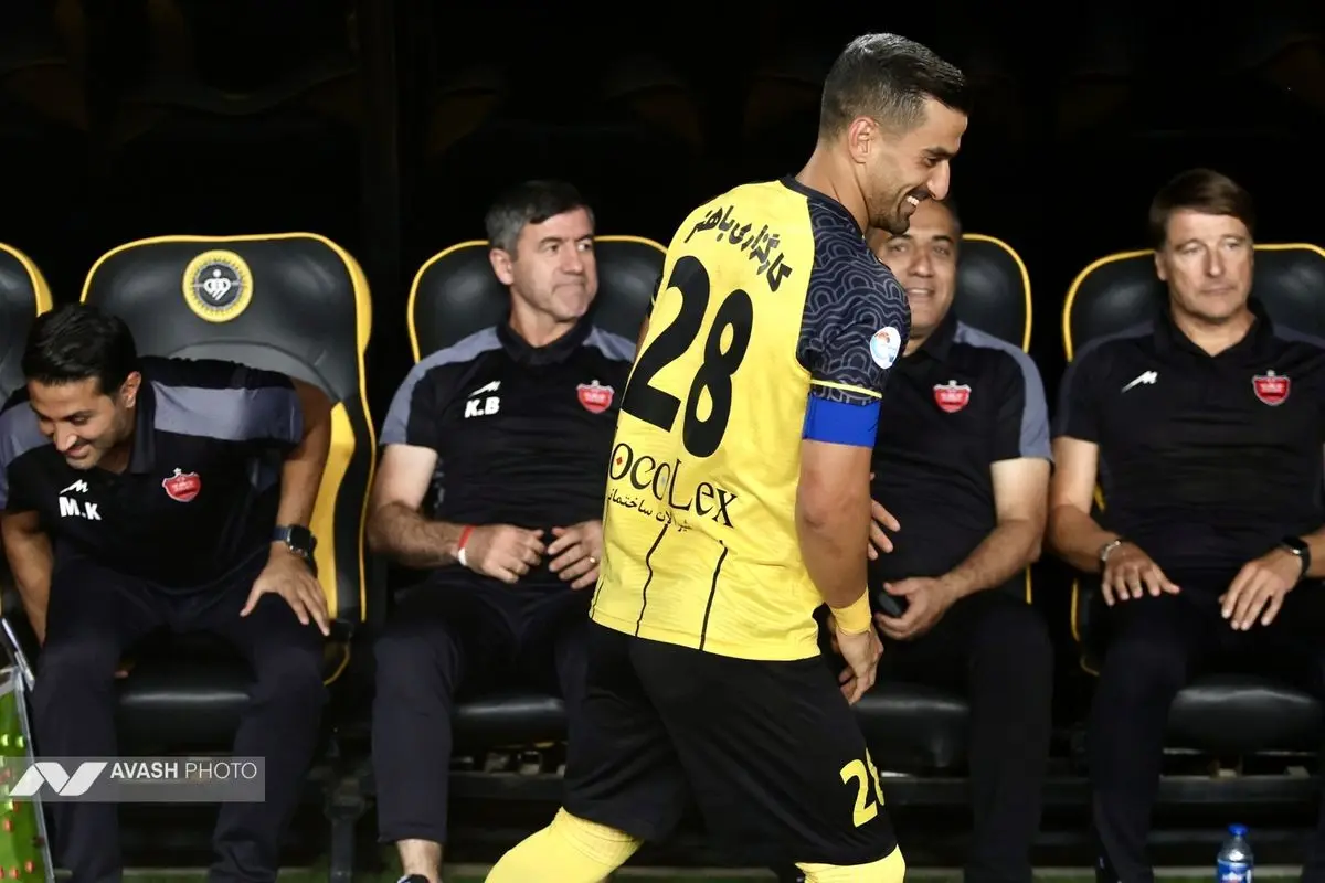 دیدار تیم های فوتبال سپاهان اصفهان و پرسپولیس تهران