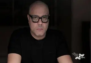 چاقوی زهرآگین‌تان را از پهلوی این سرزمین بیرون بیاورید