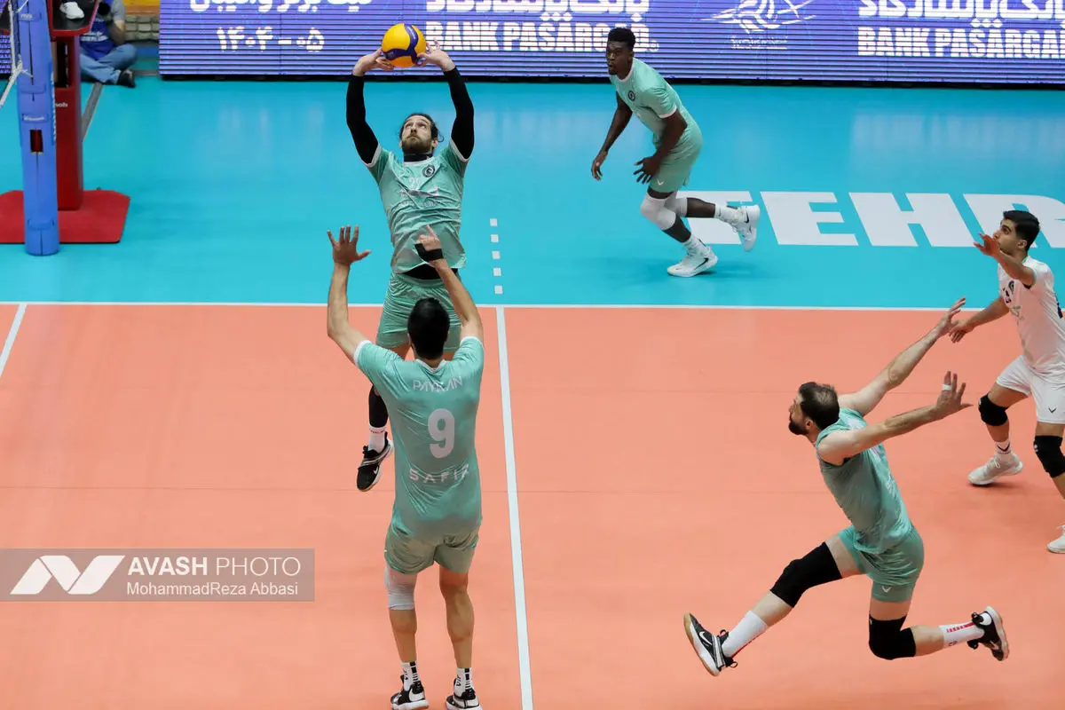 دیدار تیم های والیبال پیکان تهران و رازین پلیمر