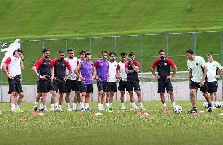 پرسپولیس مهاجم خارجی جذب میکند