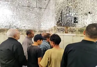 ظریف بر مزار شهید رئیسی فاتحه خواند