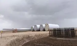 پیشرفت احداث چند نیروگاه خورشیدی و بادی در کشور 