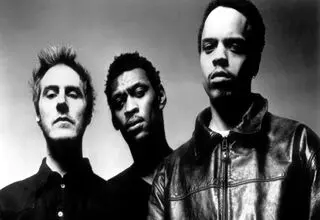 هنر علیه جنگ؛ تصمیم جنجالی Massive Attack