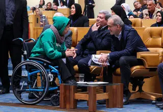 ما در برابر توانمندی‌ها و از آن بالاتر قدرت اراده و پشتکار افراد دارای معلولیت سر تعظیم فرود می‌آوریم