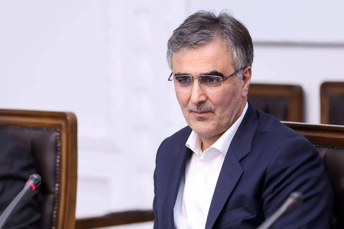 رئیسکل بانک مرکزی: حذف ۴ صفر از پول ملی را دنبال میکنیم