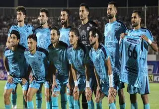 چادرملو: شرافت را نمی‌بازیم