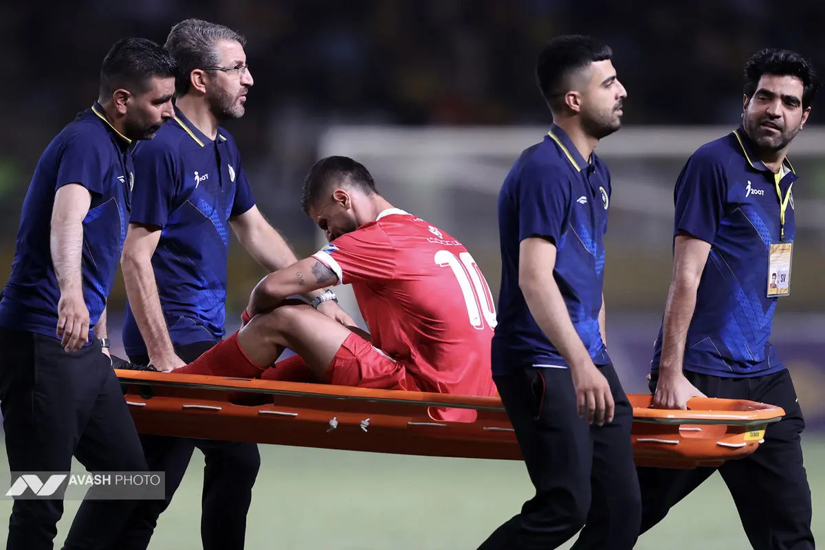 دیدار تیم های فوتبال سپاهان اصفهان و پرسپولیس تهران