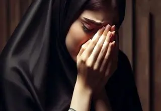 پخش شدن عکس های خصوصی زن متاهل در آپارتمانشان 