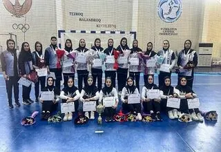 دختران نوجوان هندبال ایران روی سکوی سوم تورنمنت ازبکستان ایستادند