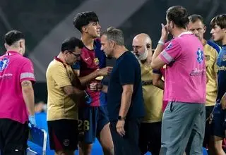 مدافع بارسلونا ماندنی شد